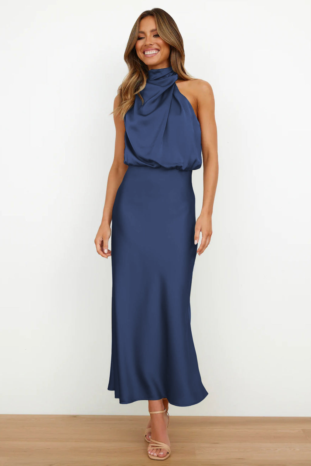 Alessia – Open-Back Dress