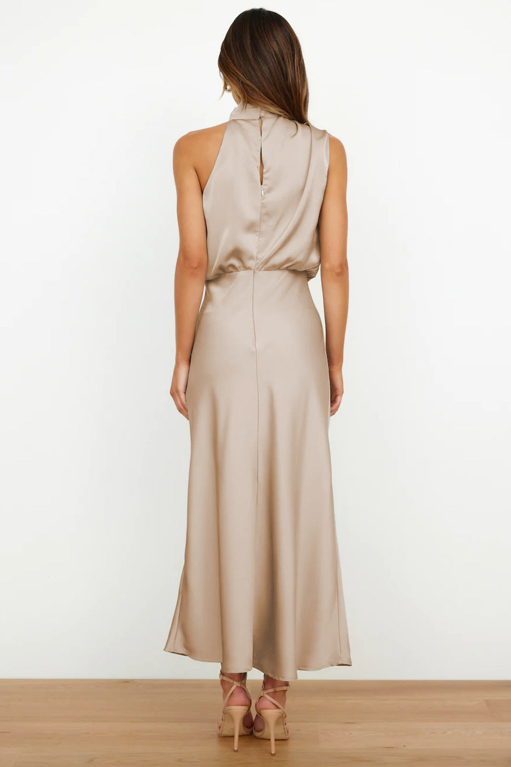 Alessia – Open-Back Dress