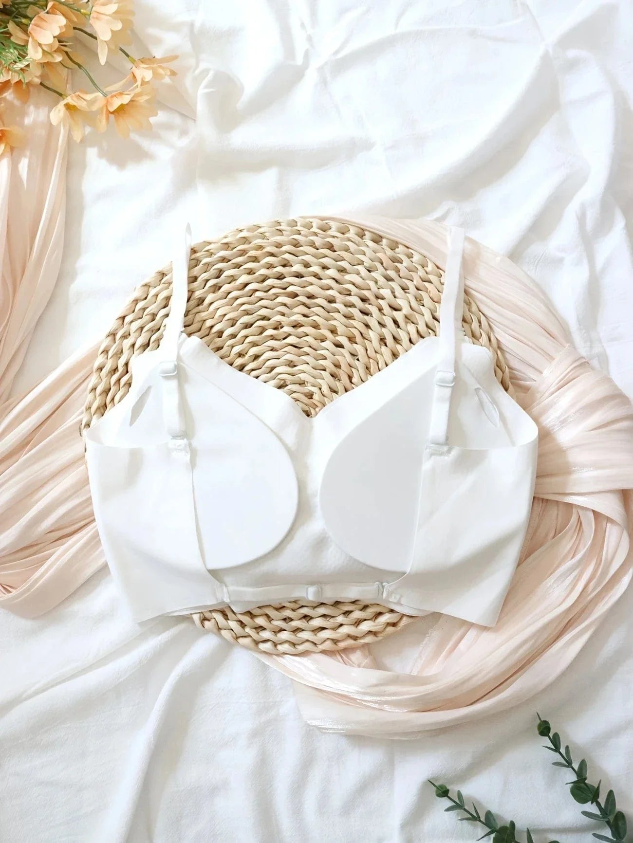 Backless bra – Invisible under all your tops