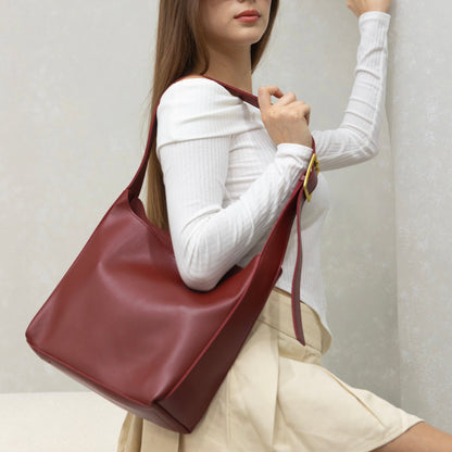 The Julie Shoulder Bag - Effortless Style Meets Everyday Functionality