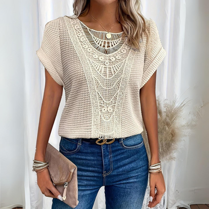 Sophie – Chic and elegant lace top
