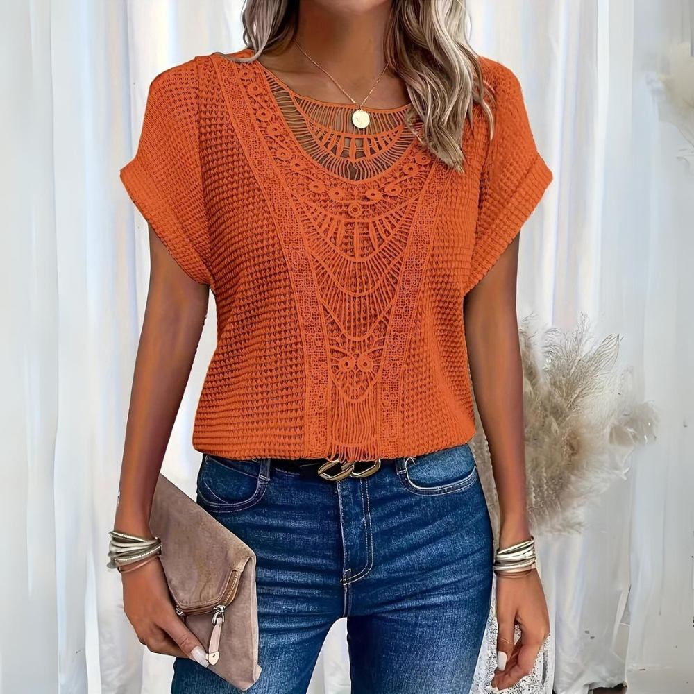 Sophie – Chic and elegant lace top