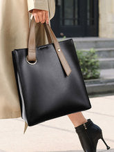 Lydia – Elegant Minimalist Bag
