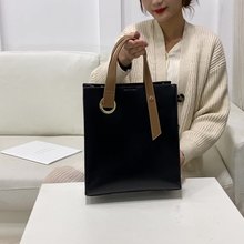 Lydia – Elegant Minimalist Bag